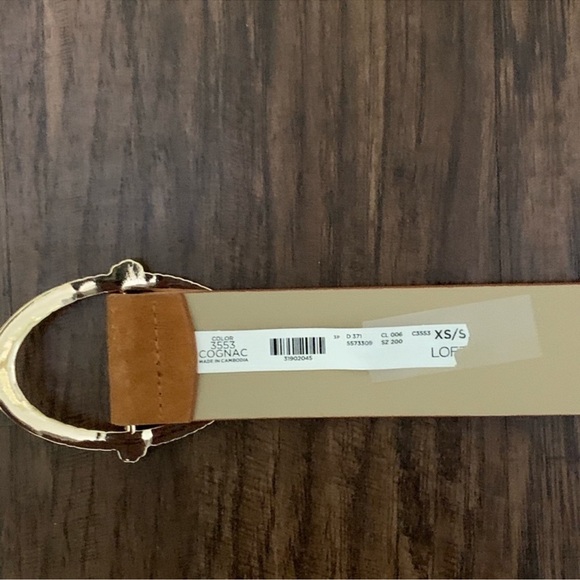 Loft twist buckle suede belt size XS/S(36”)